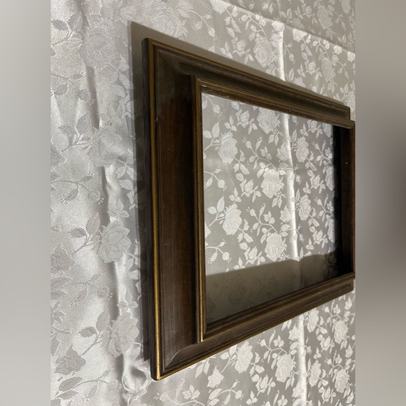 Antique Victorian Deep Walnut with gold trim Picture Frame - Picture 5 of 15